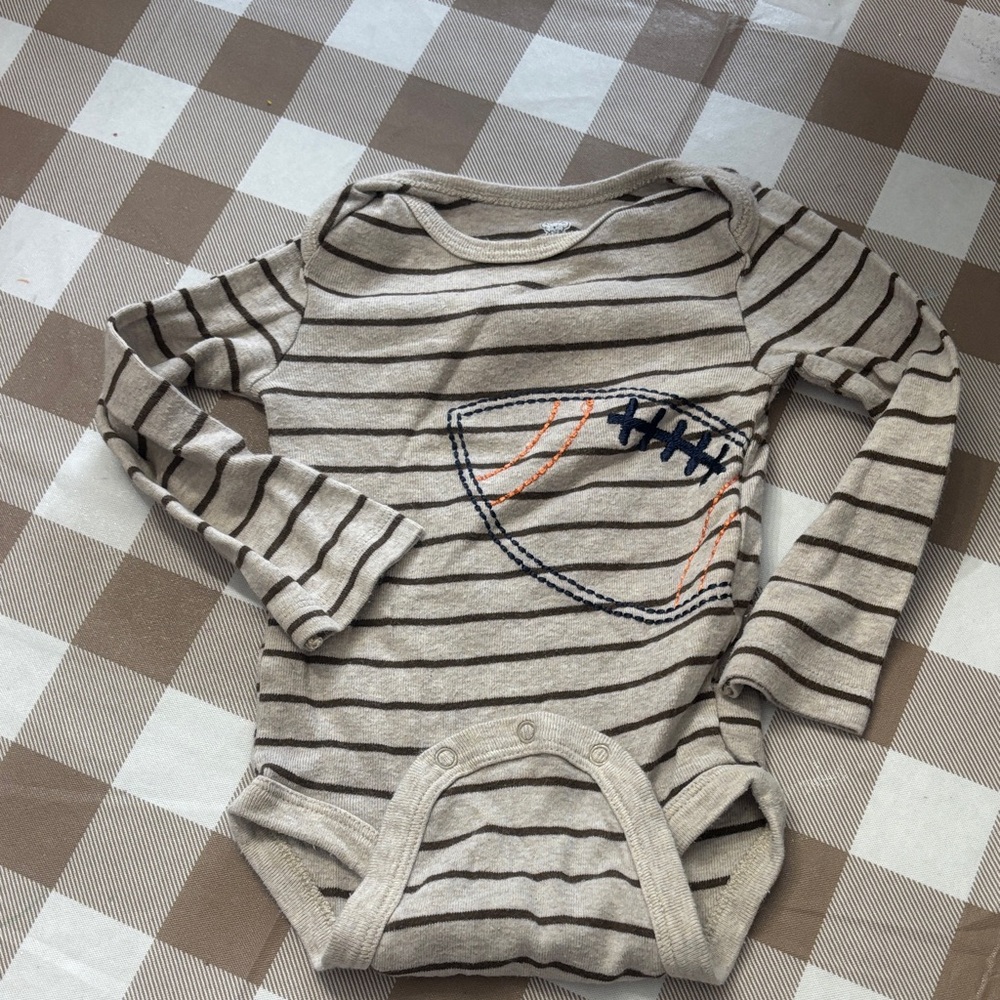 ๐ข10/$10 - Striped Beige and Black Football Onesie